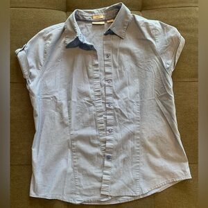 Liz Claiborne Blue and White Stripe Short Sleeve Buttondown Shirt